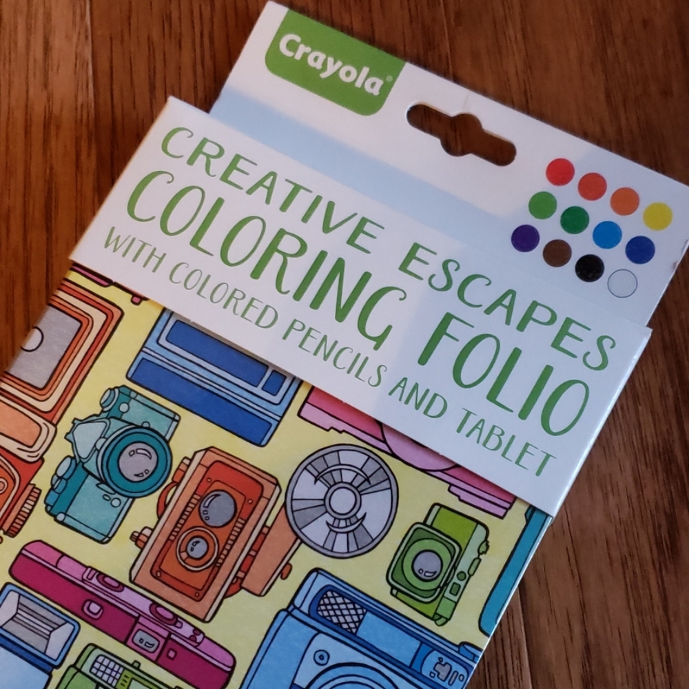NWOT Crayola Coloring Folio
